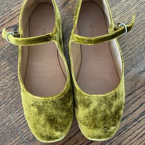 Doen velvet Mary Janes. Size 37 (7)